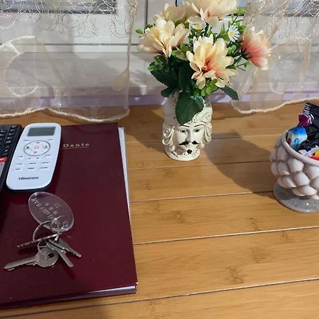 Bb Dante Bed & Breakfast เมสซีนา ภายนอก รูปภาพ