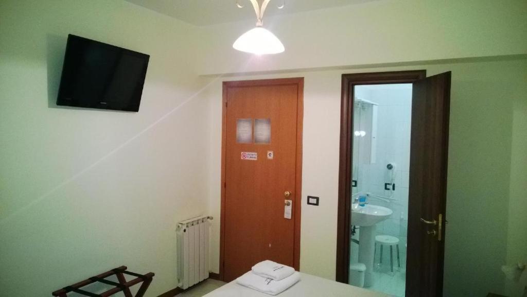 Bb Dante Bed & Breakfast เมสซีนา ภายนอก รูปภาพ
